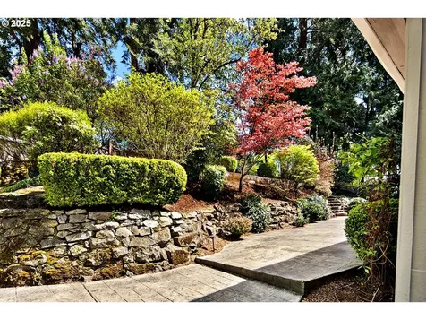 2348 Summit Drive Lake Oswego OR 97034