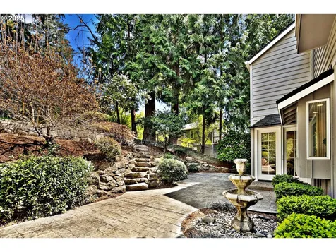 2348 Summit Drive Lake Oswego OR 97034