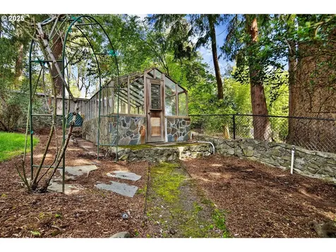 2348 Summit Drive Lake Oswego OR 97034