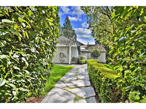 2348 Summit Drive Lake Oswego OR 97034