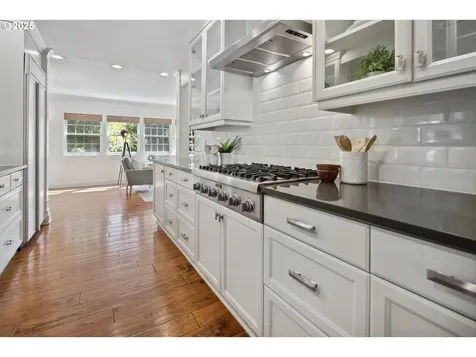 2348 Summit Drive Lake Oswego OR 97034