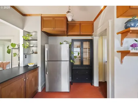 6840 NE Garfield Avenue Portland OR 97211