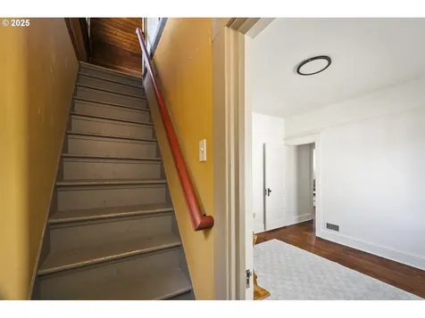 6840 NE Garfield Avenue Portland OR 97211