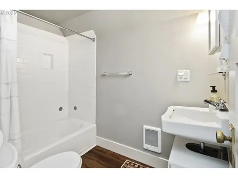 6840 NE Garfield Avenue Portland OR 97211