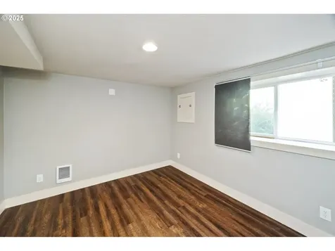 6840 NE Garfield Avenue Portland OR 97211