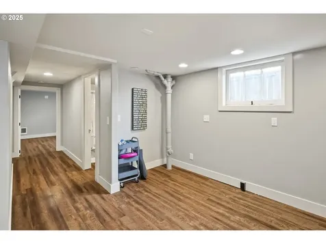 6840 NE Garfield Avenue Portland OR 97211
