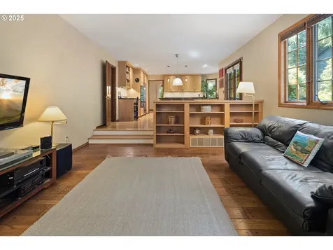 1 Icarus Loop Lake Oswego OR 97035