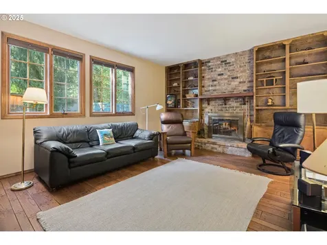 1 Icarus Loop Lake Oswego OR 97035