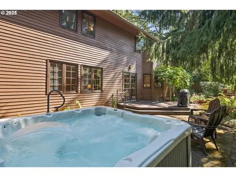 1 Icarus Loop Lake Oswego OR 97035