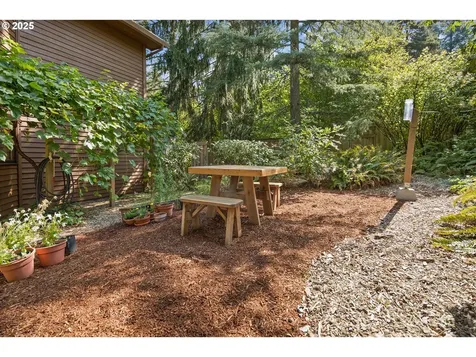 1 Icarus Loop Lake Oswego OR 97035