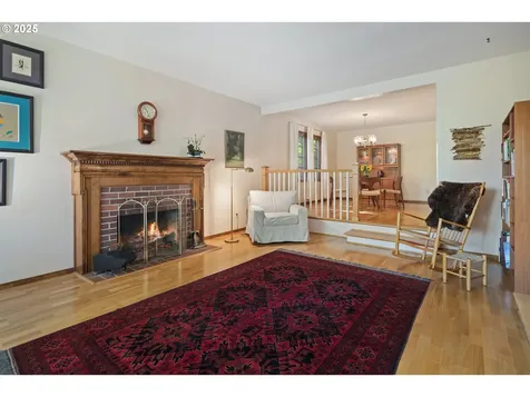 1 Icarus Loop Lake Oswego OR 97035