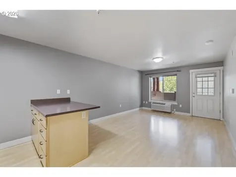 9817 NE Irving Street Portland OR 97220