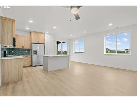 16151 Serres Farms Way Oregon City OR 97045