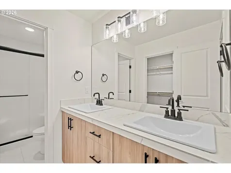 16151 Serres Farms Way Oregon City OR 97045