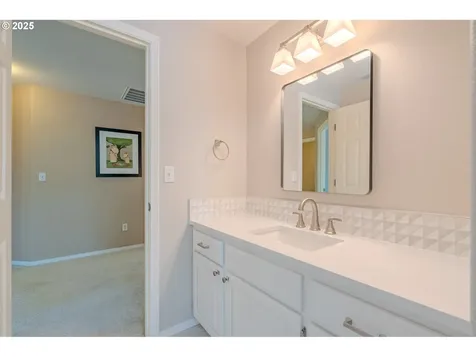 2012 NW Willow Drive Camas WA 98607