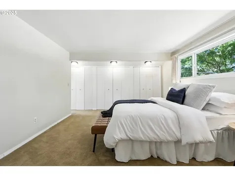 15025 NW Oakhills Drive Beaverton OR 97006