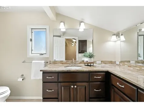 15025 NW Oakhills Drive Beaverton OR 97006
