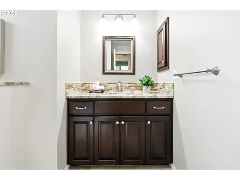 15025 NW Oakhills Drive Beaverton OR 97006