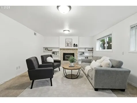 15025 NW Oakhills Drive Beaverton OR 97006