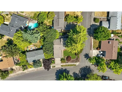 15025 NW Oakhills Drive Beaverton OR 97006