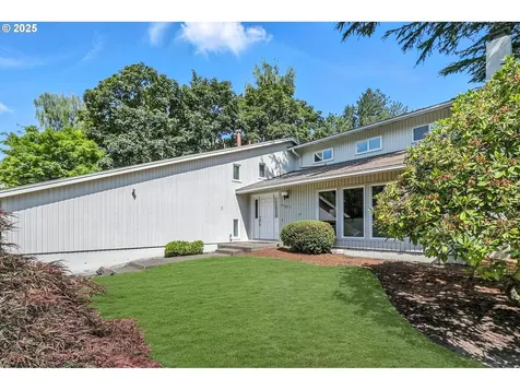 15025 NW Oakhills Drive Beaverton OR 97006