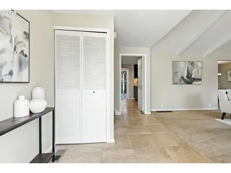 15025 NW Oakhills Drive Beaverton OR 97006