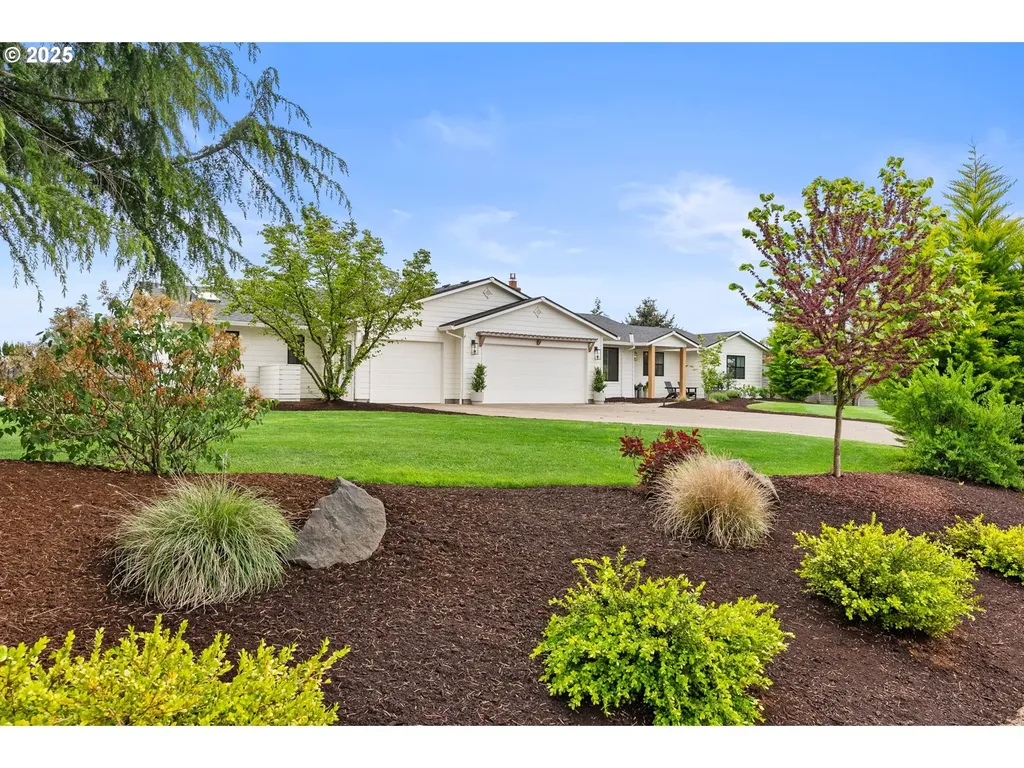 15000 NE Lawnview Circle Aurora OR 97002