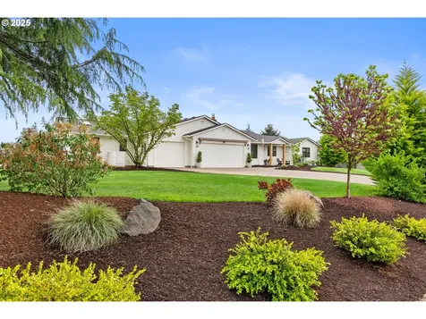 15000 NE Lawnview Circle Aurora OR 97002