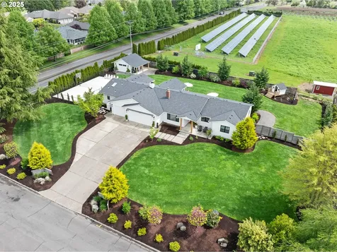 15000 NE Lawnview Circle Aurora OR 97002