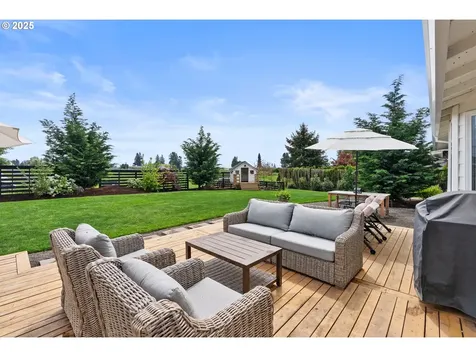 15000 NE Lawnview Circle Aurora OR 97002
