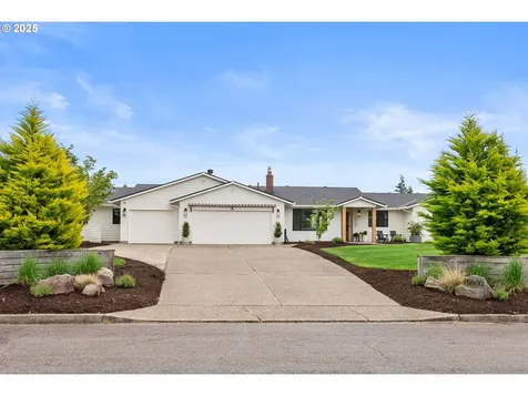 15000 NE Lawnview Circle Aurora OR 97002