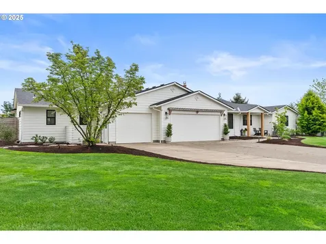 15000 NE Lawnview Circle Aurora OR 97002