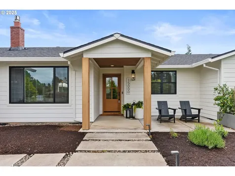 15000 NE Lawnview Circle Aurora OR 97002