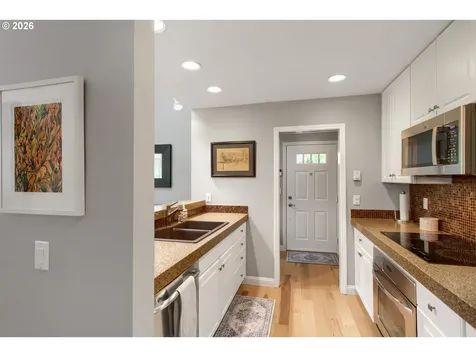 1719 NW Miller Hill Court Portland OR 97229