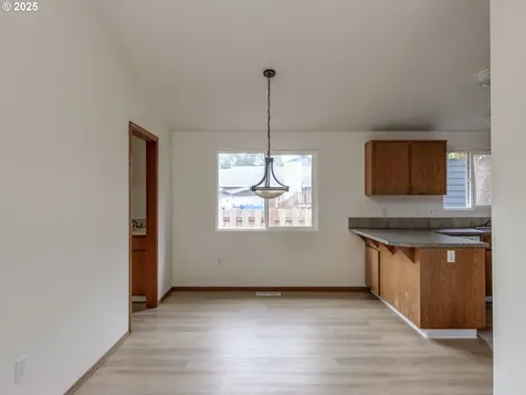 9702 N Edison Street Portland OR 97203