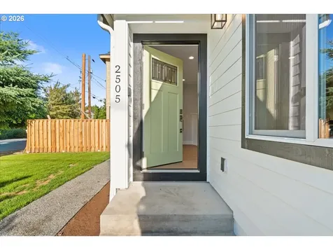 2505 N Winchell Street Portland OR 97217