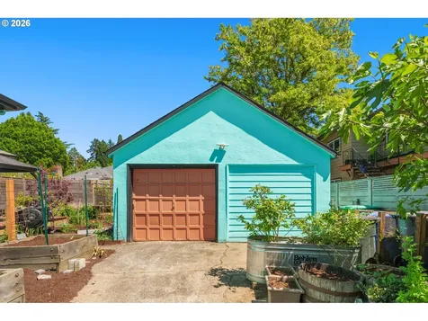 402 SE 31st Avenue Portland OR 97214