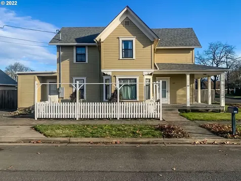 395 S 2nd Street Harrisburg OR 97446