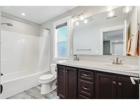 1709 S 43rd Place Ridgefield WA 98642