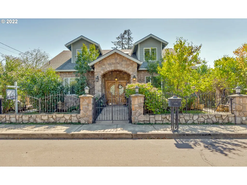 38376 Hood Street Sandy OR 97055
