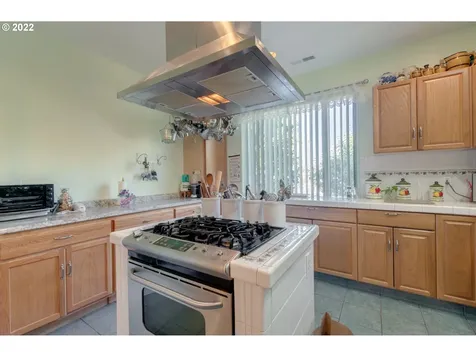 38376 Hood Street Sandy OR 97055