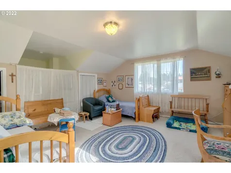 38376 Hood Street Sandy OR 97055