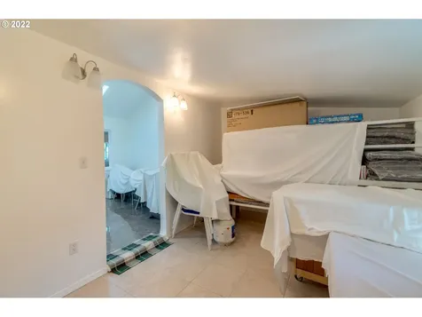 38376 Hood Street Sandy OR 97055