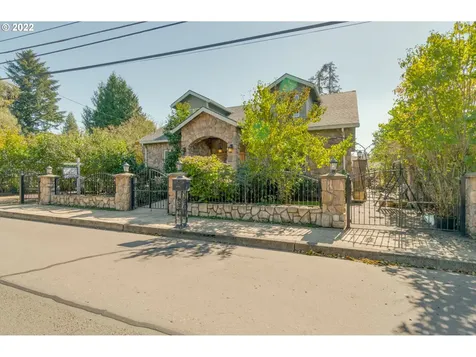 38376 Hood Street Sandy OR 97055