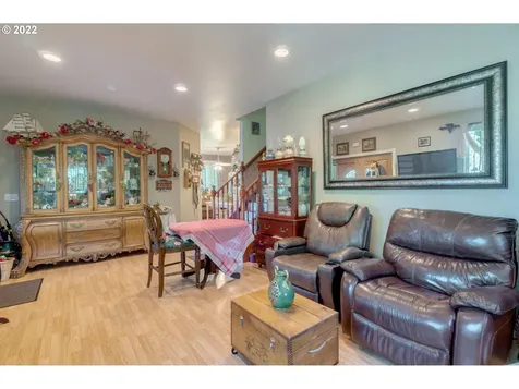38376 Hood Street Sandy OR 97055