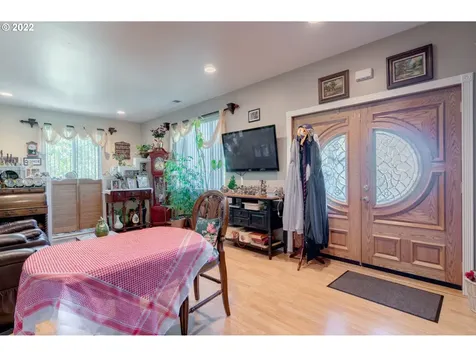 38376 Hood Street Sandy OR 97055