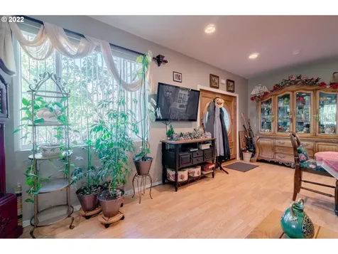 38376 Hood Street Sandy OR 97055