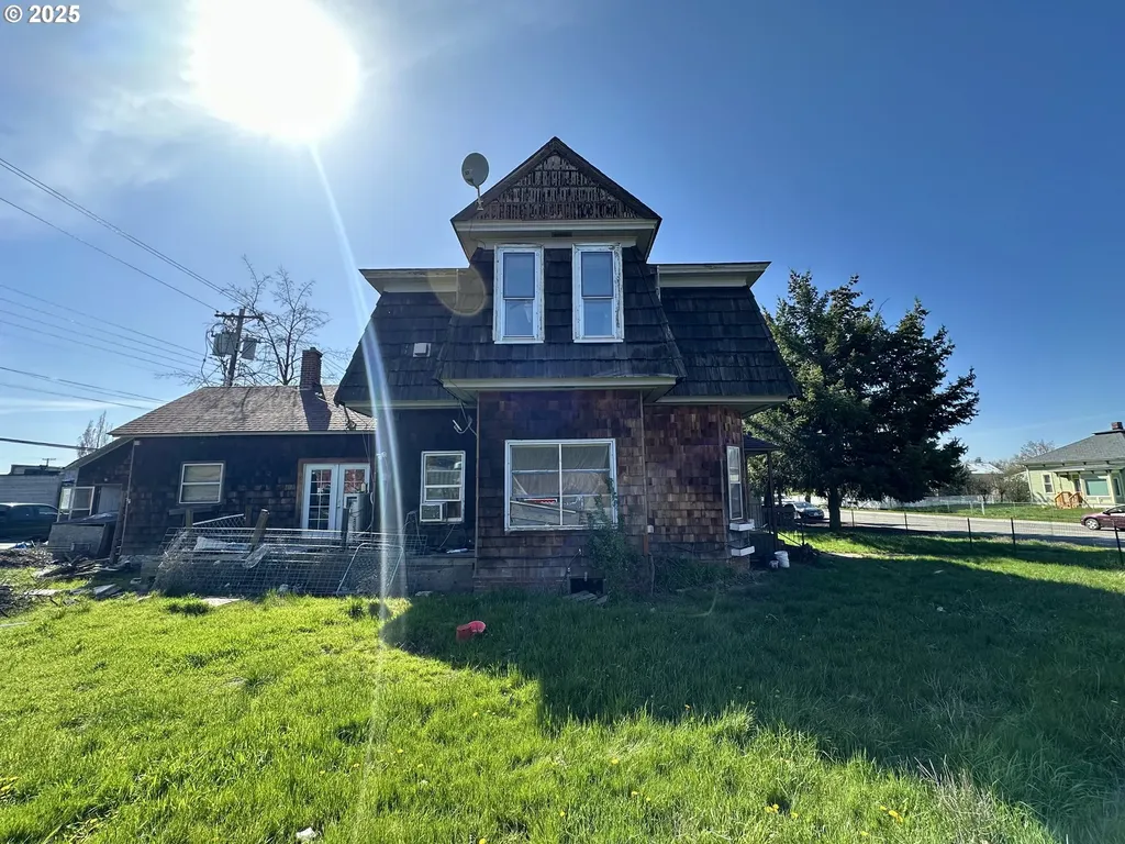 214 W Broadway Street Goldendale WA 98620