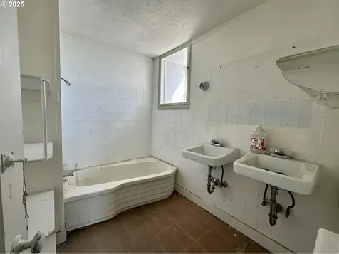 214 W Broadway Street Goldendale WA 98620