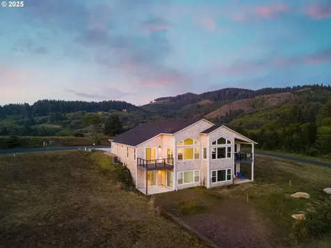 6485 Heron View Drive Neskowin OR 97149